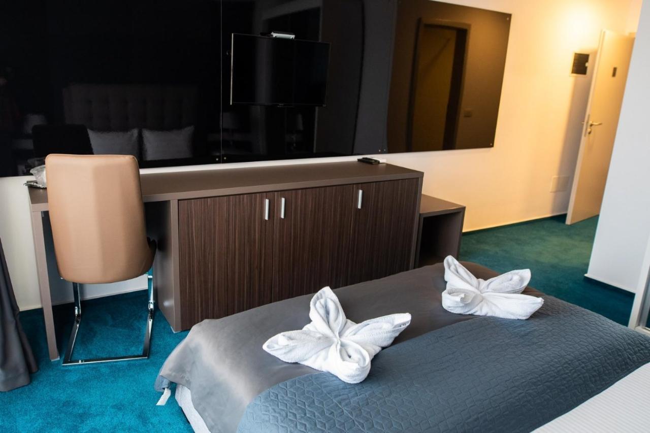 Complex Noblesse Hotel Vaslui Exterior photo