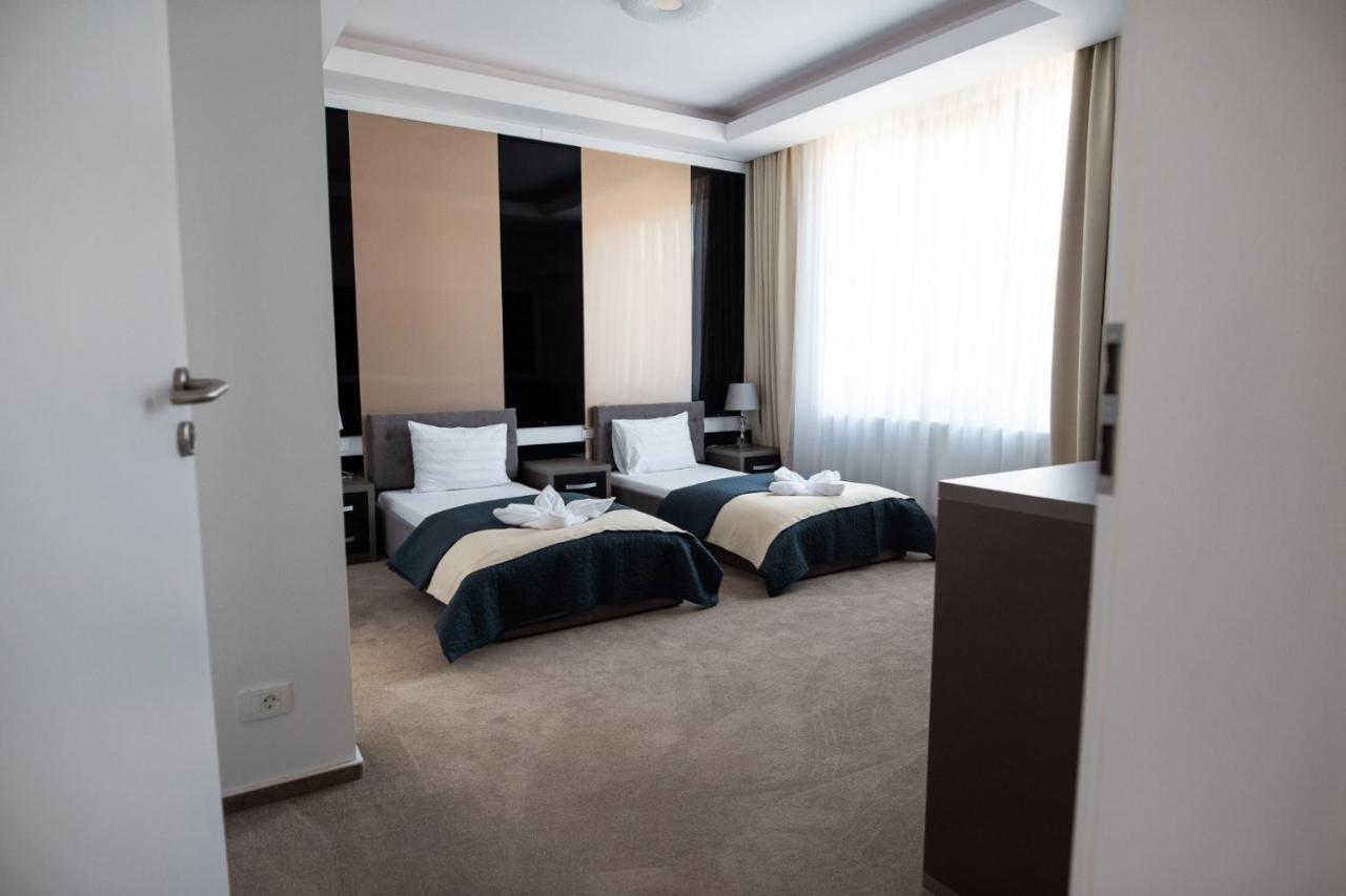 Complex Noblesse Hotel Vaslui Exterior photo