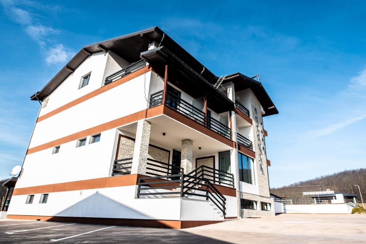 Complex Noblesse Hotel Vaslui Exterior photo
