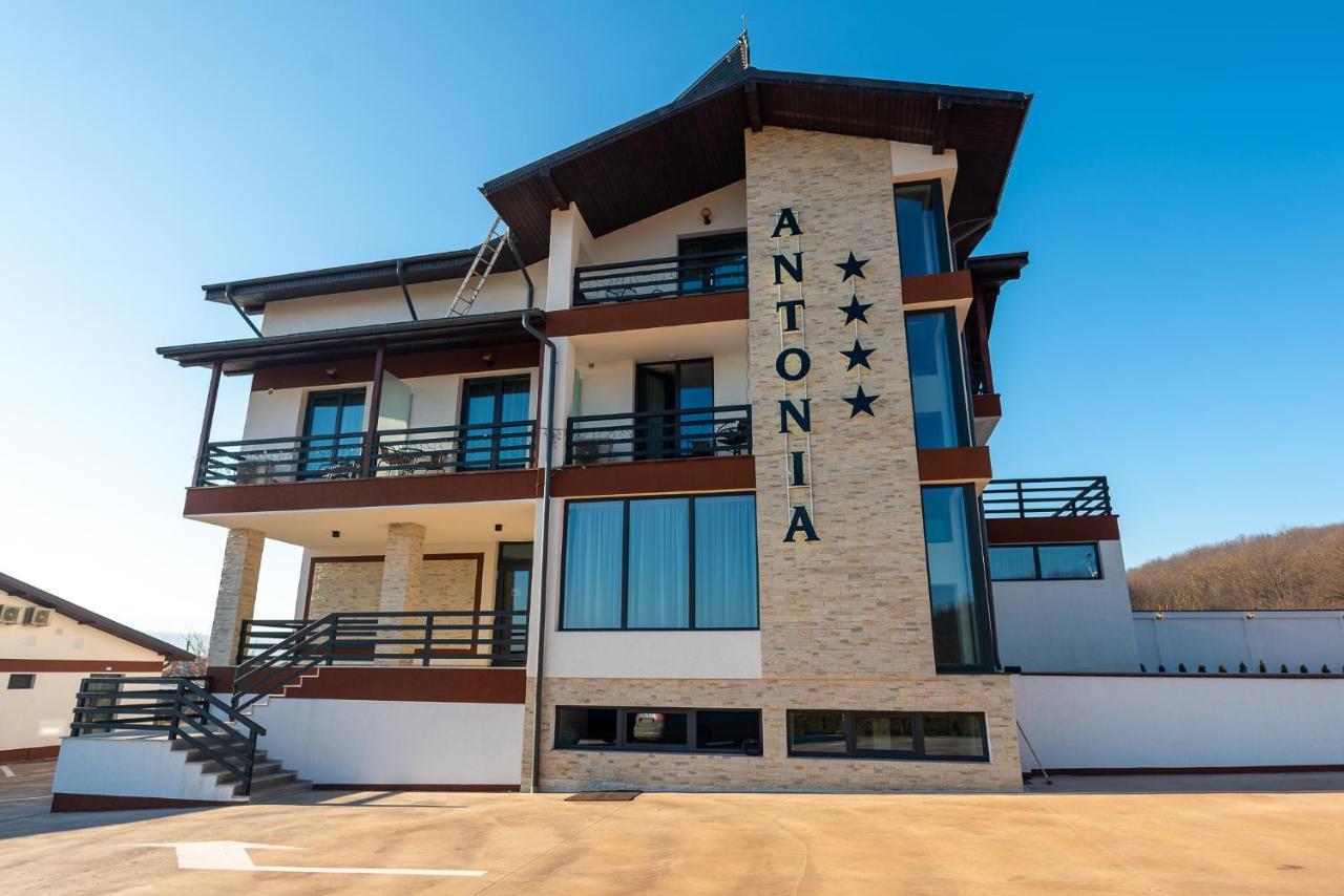 Complex Noblesse Hotel Vaslui Exterior photo