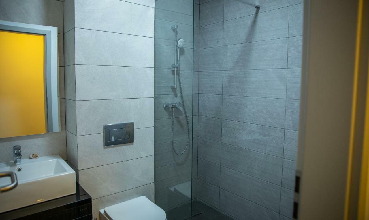 Complex Noblesse Hotel Vaslui Exterior photo